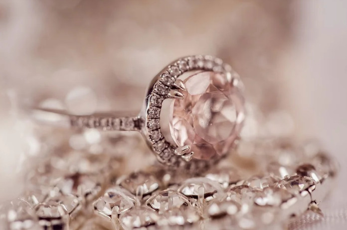 品牌全案設(shè)計如何賦予品牌象征意義與情感價值 品牌全案設(shè)計如何賦予品牌象征意義與情感價值